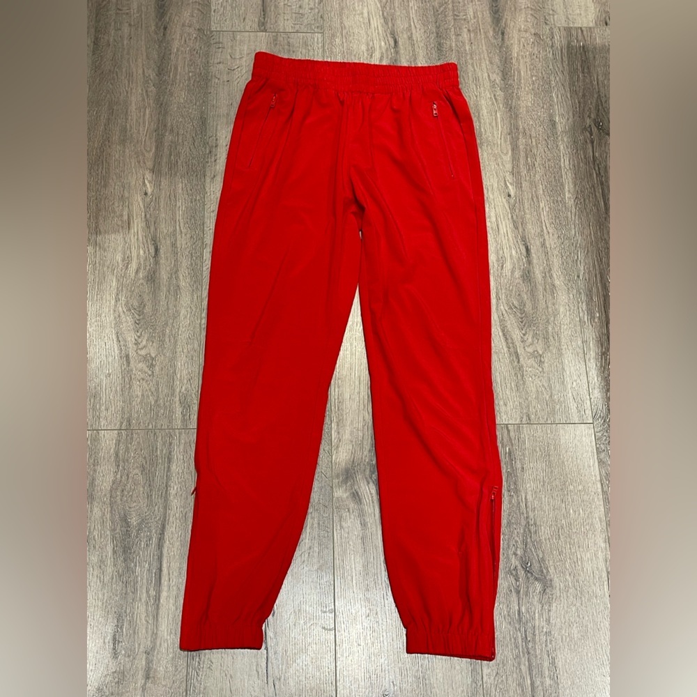 [tna] Red jogger style pants